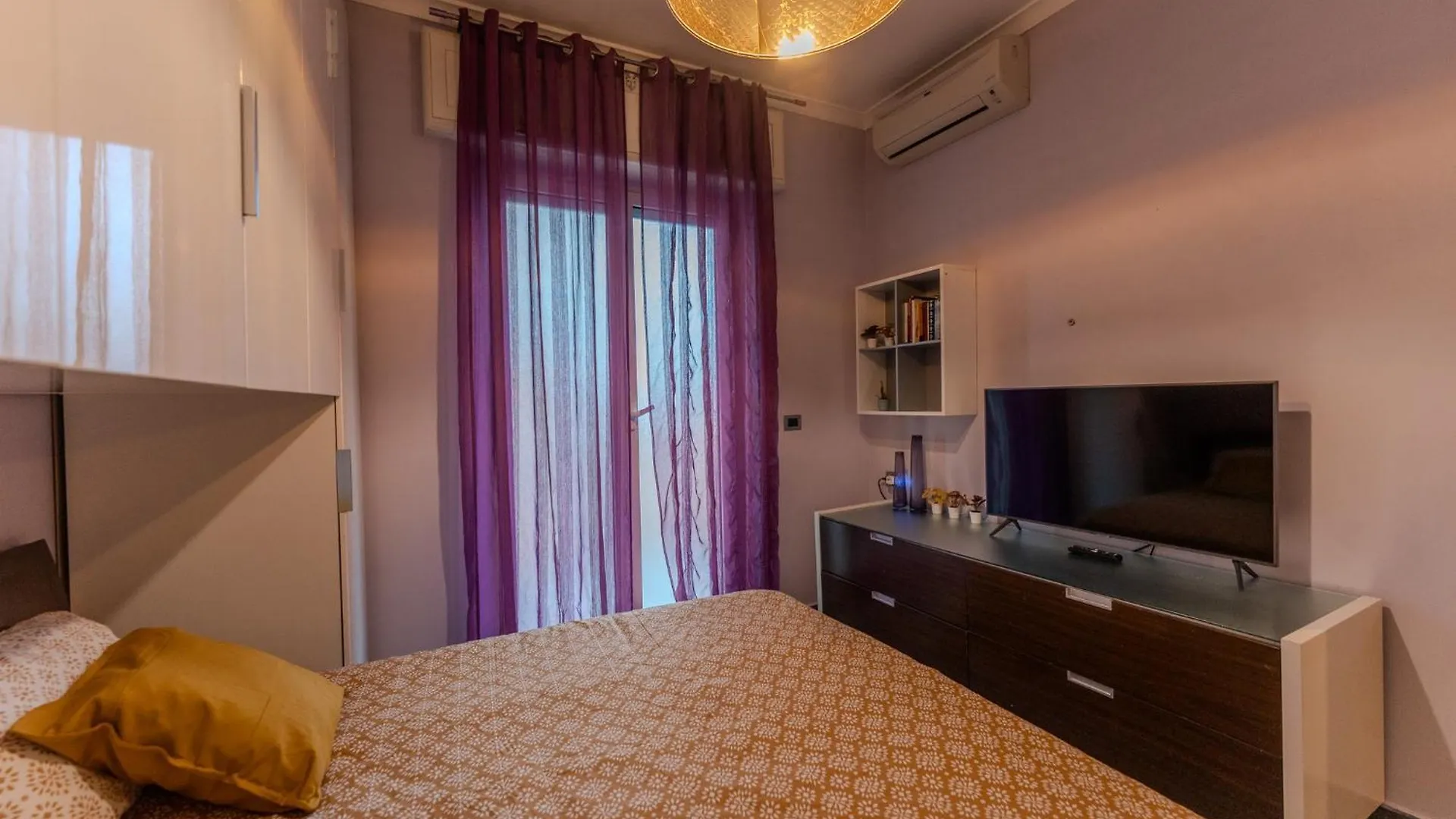 Apartment Holidays In The Rizzo'S House Naples Italy